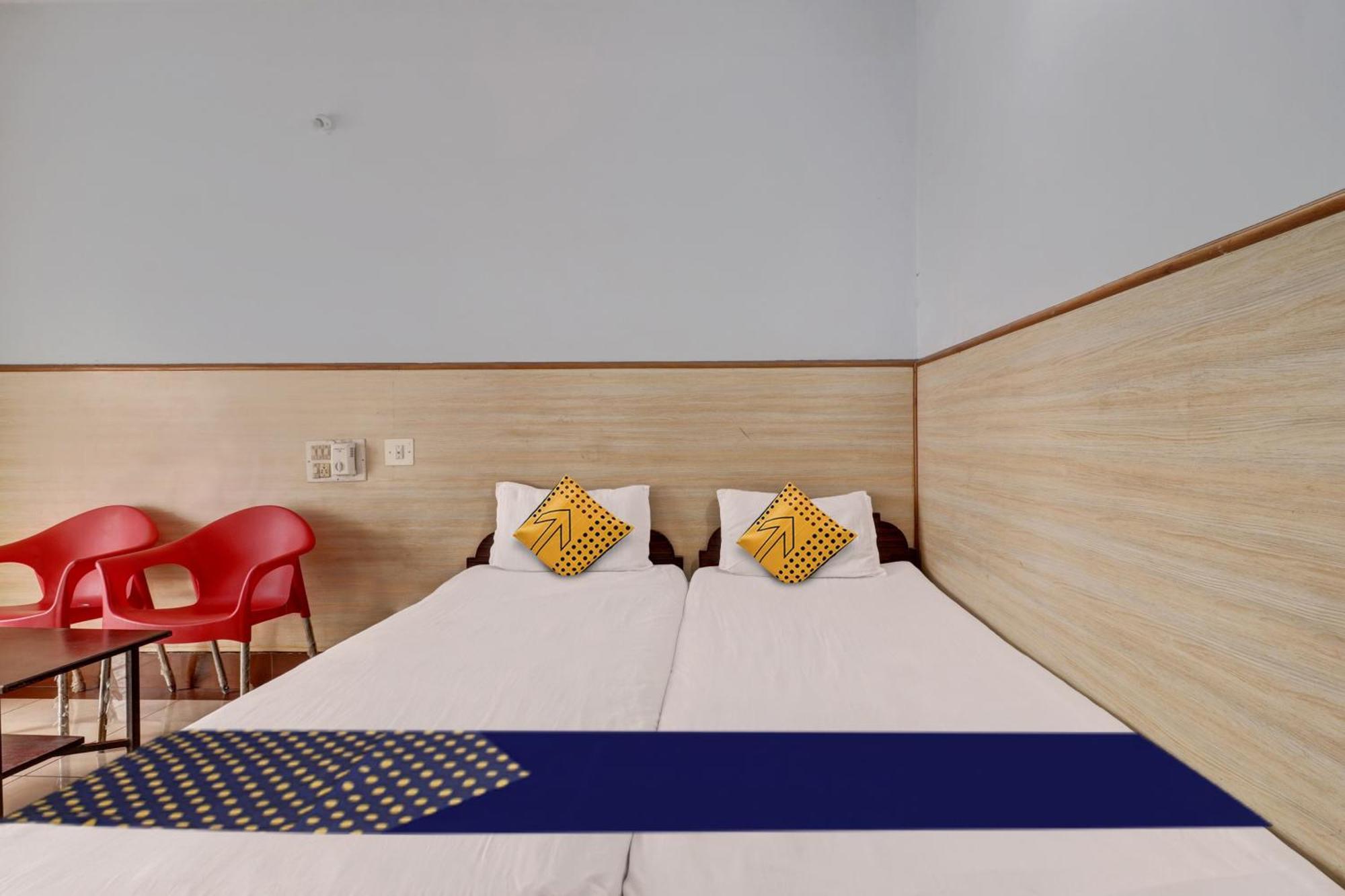 Spot On Ganga Yatri Nivas Hotel Gundlupet ภายนอก รูปภาพ