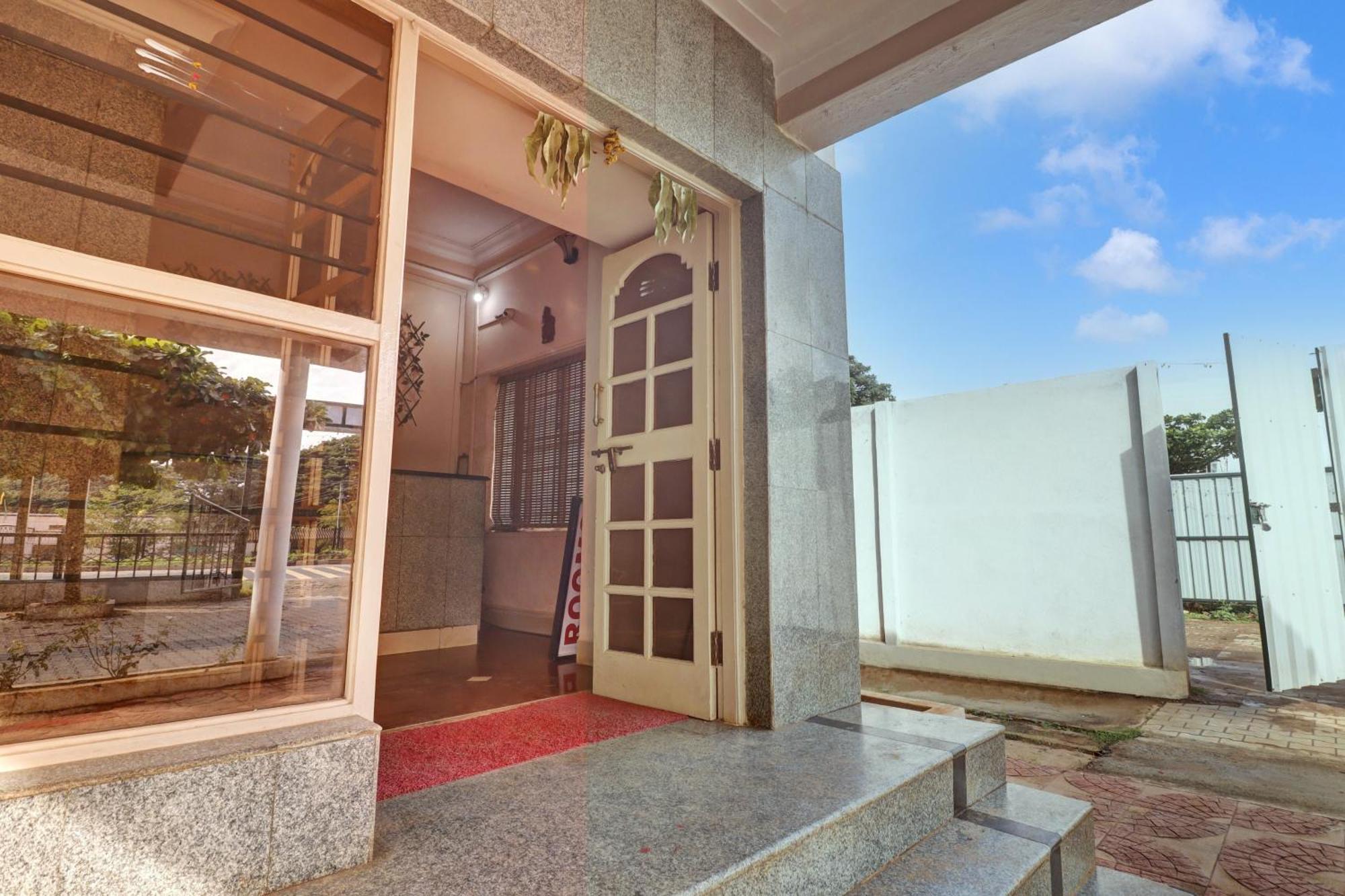 Spot On Ganga Yatri Nivas Hotel Gundlupet ภายนอก รูปภาพ