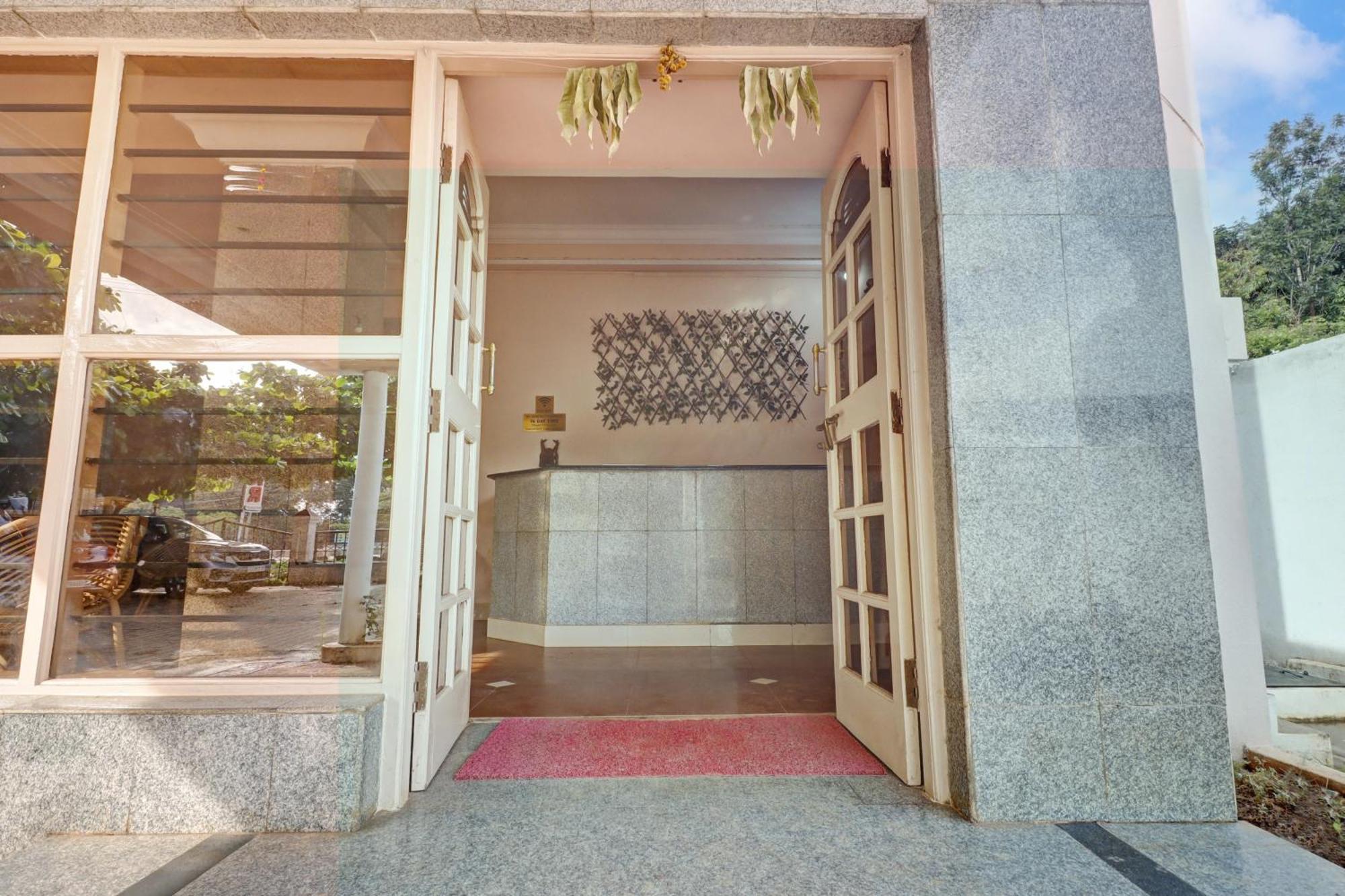 Spot On Ganga Yatri Nivas Hotel Gundlupet ภายนอก รูปภาพ