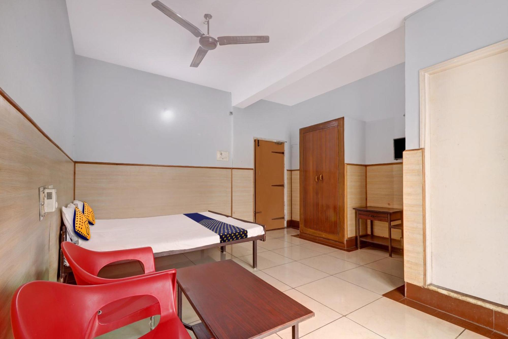 Spot On Ganga Yatri Nivas Hotel Gundlupet ภายนอก รูปภาพ